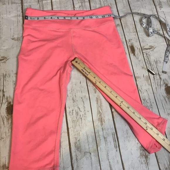 Fabletics Pink‎ Cropped Athletic Compression Leggings Size small - Picture 5 of 6